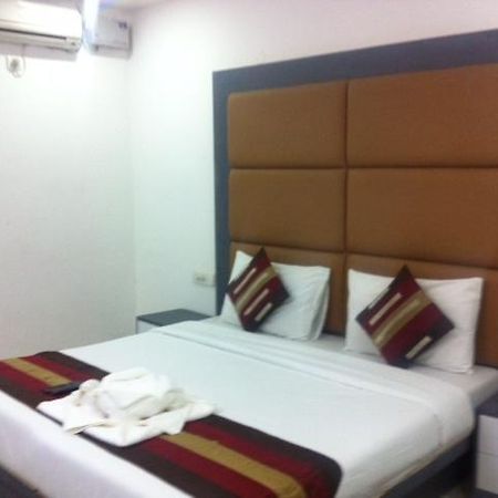 Hotel Karat 87 Inn Neu-Delhi Exterior foto