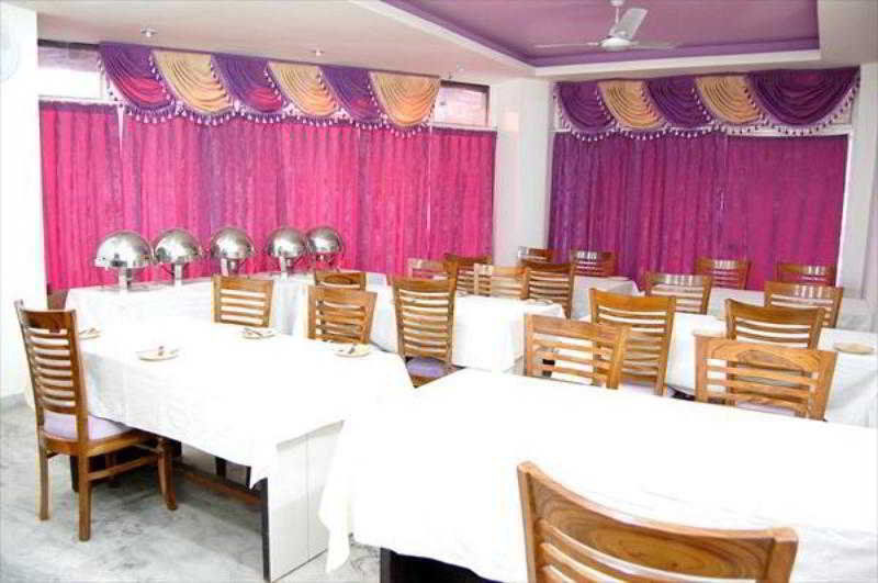 Hotel Karat 87 Inn Neu-Delhi Exterior foto