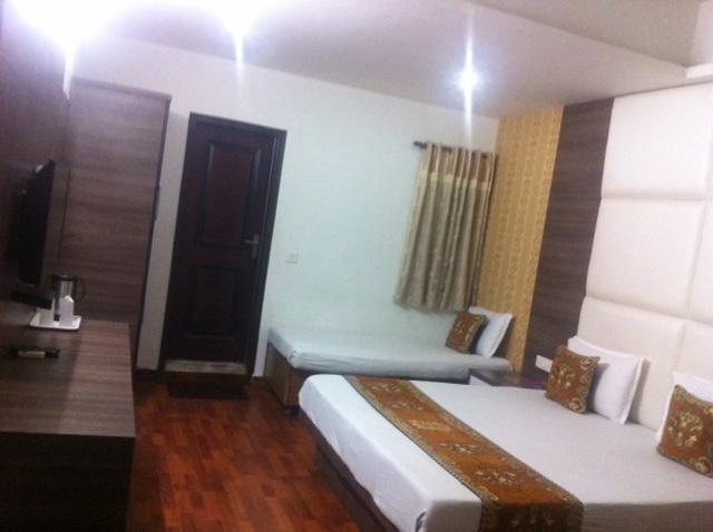 Hotel Karat 87 Inn Neu-Delhi Exterior foto